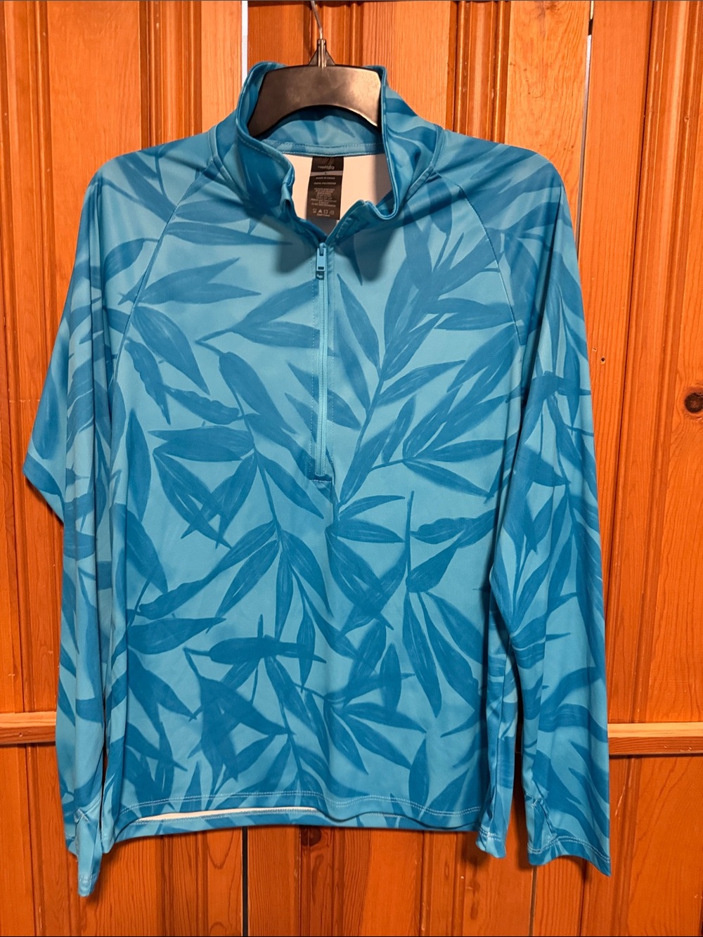 Real Life Wimens Blue Leaf-Print Long Sleeve Swim Top